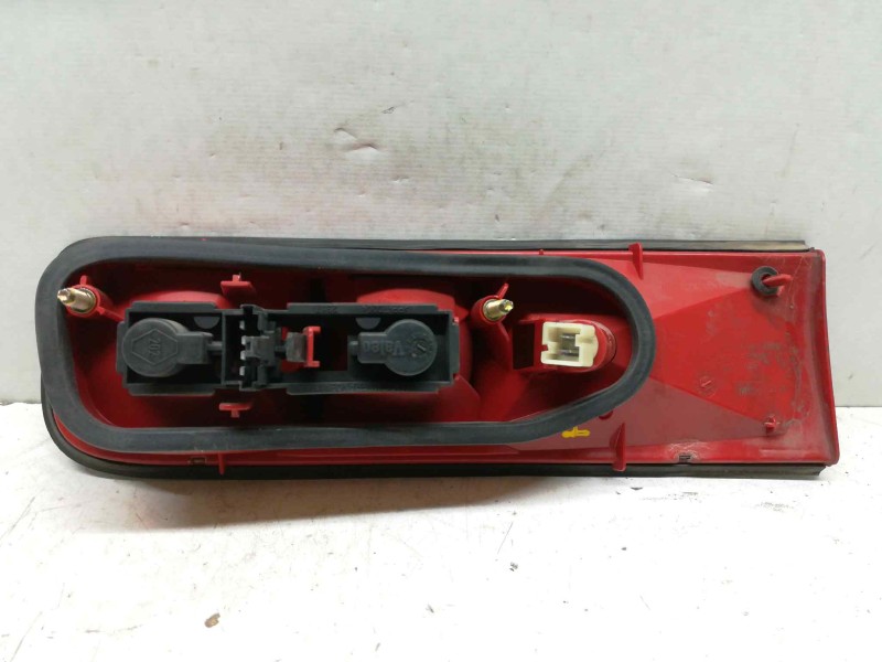 Recambio de piloto trasero izquierdo para renault safrane (b54) referencia OEM IAM  TOCADO INTERIOR