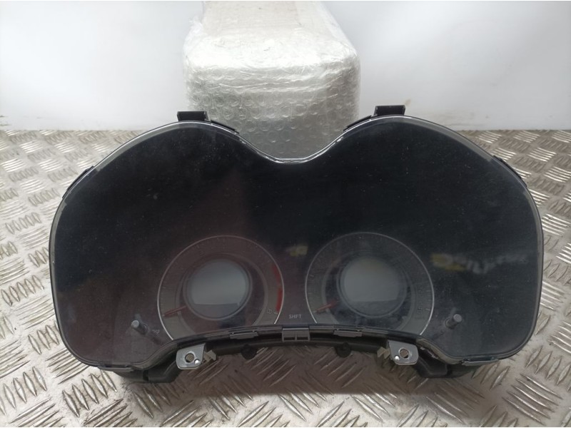 Recambio de cuadro instrumentos para toyota auris active referencia OEM IAM 838000Z420 A2C53336866 SIEMENS VDO