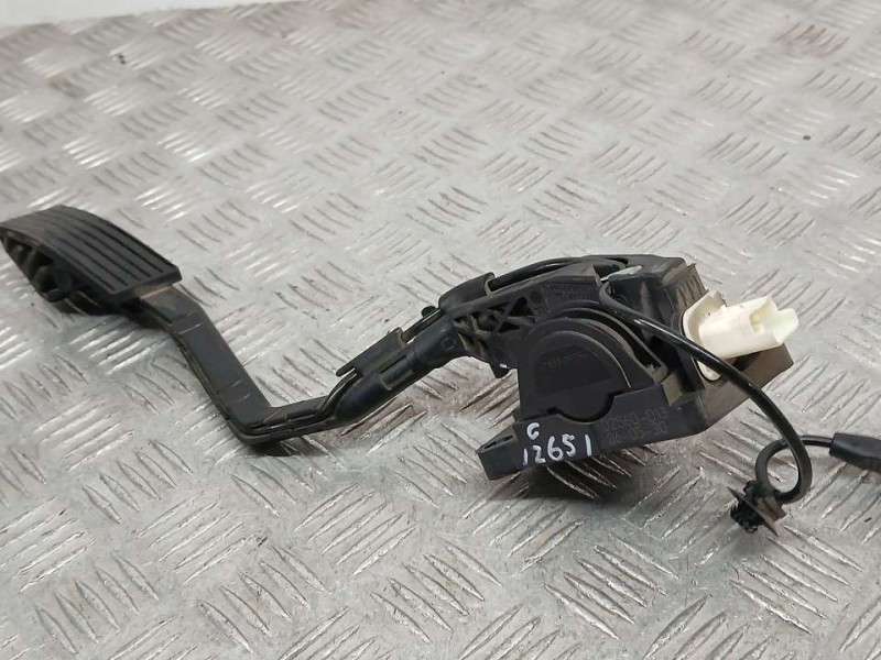 Recambio de potenciometro pedal para citroën c6 exclusive referencia OEM IAM F00C3E2429 02560D13 BOSCH