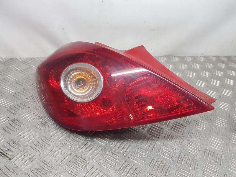 Recambio de piloto trasero izquierdo para opel corsa d 111 years referencia OEM IAM 13186359  