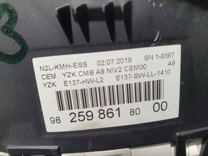 Recambio de cuadro instrumentos para peugeot 208 style referencia OEM IAM 9825986180  