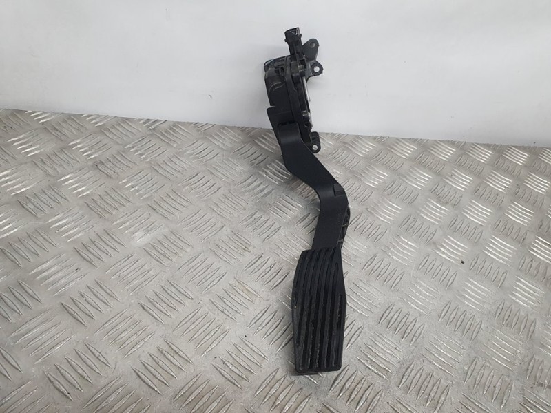 Recambio de potenciometro pedal para jeep compass ii limited 4x2 referencia OEM IAM 6PV01017515 51942423 HELLA