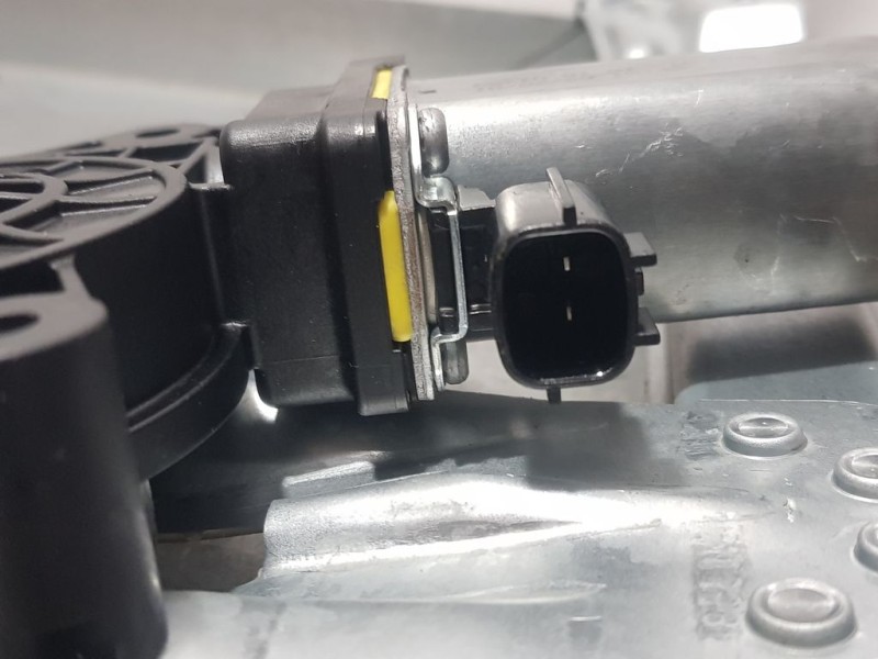 Recambio de elevalunas delantero derecho para dacia sandero comfort referencia OEM IAM 807209299R 275620 MAGNA ELECTRICO 2 PINS