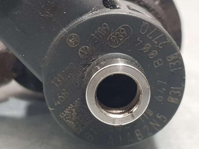 Recambio de inyector para volkswagen crafter caja cerrada 2.0 tdi referencia OEM IAM 03L130277Q 0445110641 BOSCH