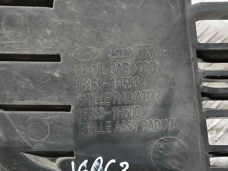 Recambio de rejilla delantera para kia cee´d sporty wagon lx referencia OEM IAM 863511H500  