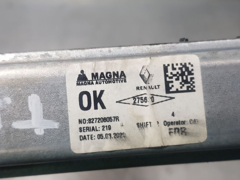 Recambio de elevalunas trasero derecho para dacia sandero comfort referencia OEM IAM 827208057R  MAGNA LECTRICO 2 PINS