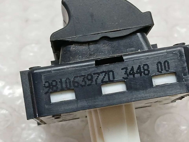 Recambio de mando elevalunas delantero izquierdo para citroën c4 cactus feel referencia OEM IAM 98106397ZD  