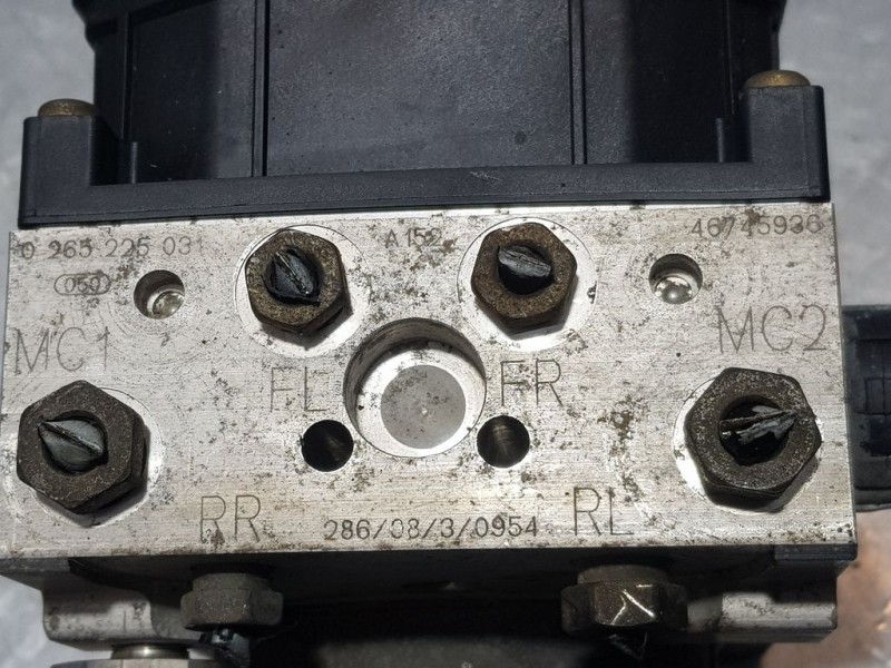 Recambio de abs para alfa romeo 156 (116) 2.4 jtd distinctive referencia OEM IAM 46745936 0265225031 BOSCH