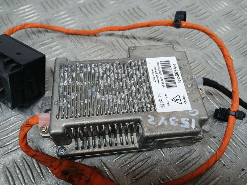 Recambio de modulo electronico para peugeot 5008 gt line referencia OEM IAM 9813665480  CONVERTIDOR CORRIENTE 220V 120W