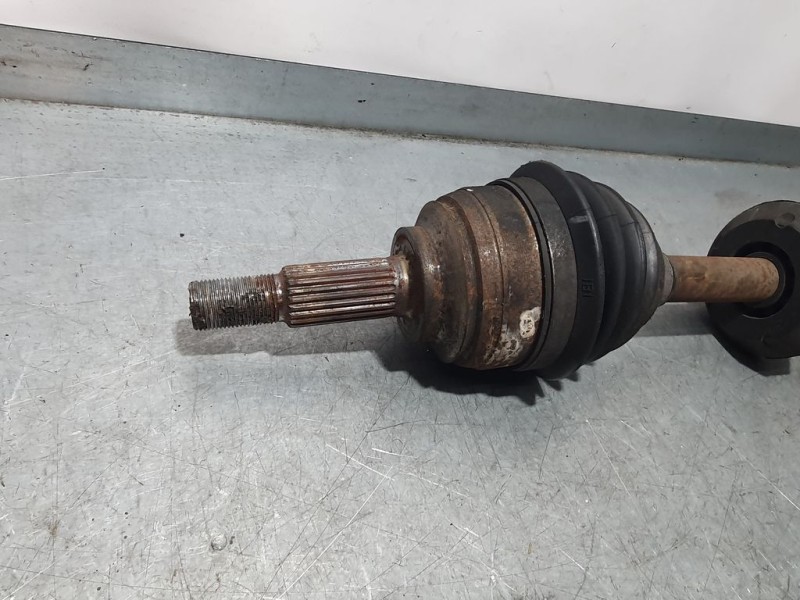 Recambio de transmision delantera derecha para dacia sandero comfort referencia OEM IAM 391008333R  