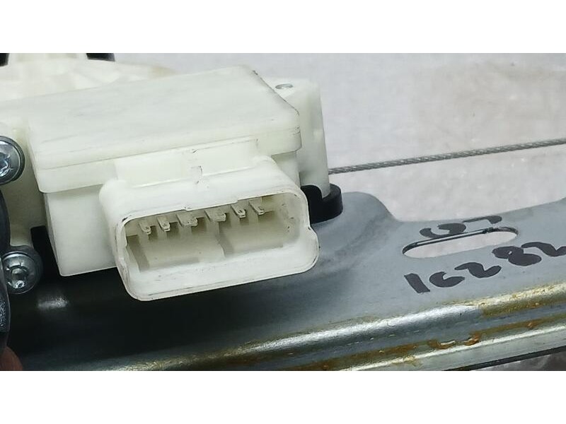 Recambio de elevalunas trasero izquierdo para nissan qashqai (j11) tekna referencia OEM IAM 82701HV00D ELECTRICO 6 PINS C8853910