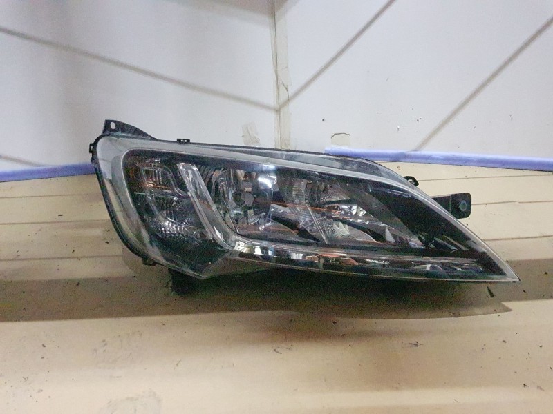 Recambio de faro derecho para peugeot boxer furgón gran volumen 335 l3h3 pro bluehdi 140 stop&start referencia OEM IAM 139442008