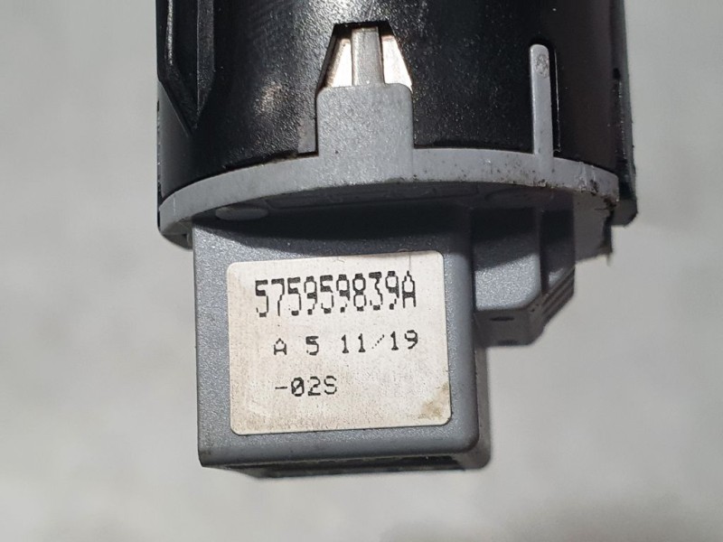 Recambio de boton start/stop para seat ibiza (kj1) xcellence referencia OEM IAM 575959839A  