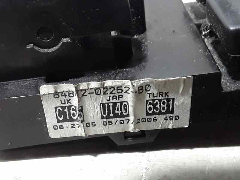 Recambio de mando elevalunas delantero izquierdo para toyota corolla (e12) 1.4 d-4d luna compact referencia OEM IAM 848202252B0 