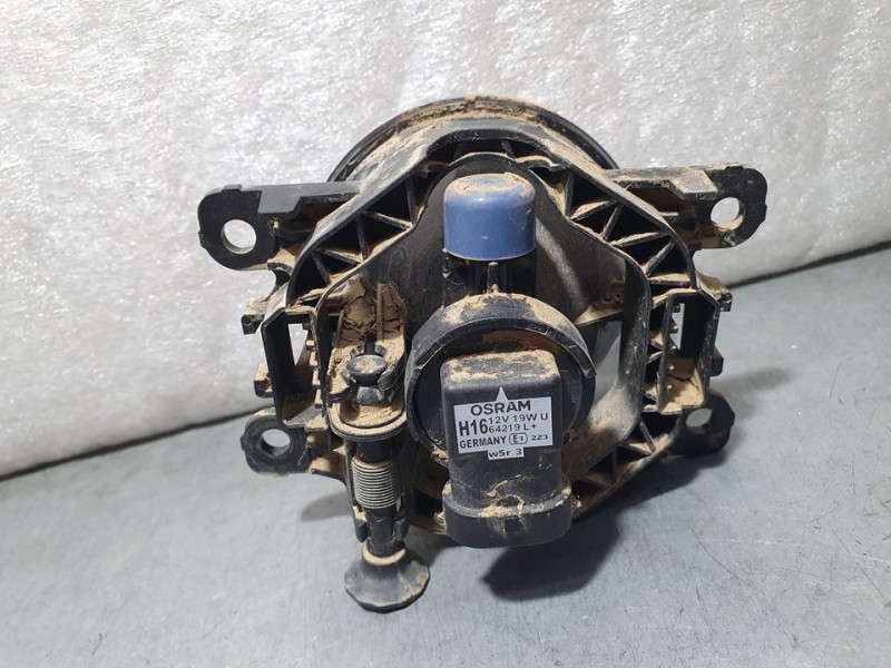 Recambio de faro antiniebla derecho para smart fortwo coupe basis (52kw) (453.342) referencia OEM IAM 261500097R 89208691 VALEO