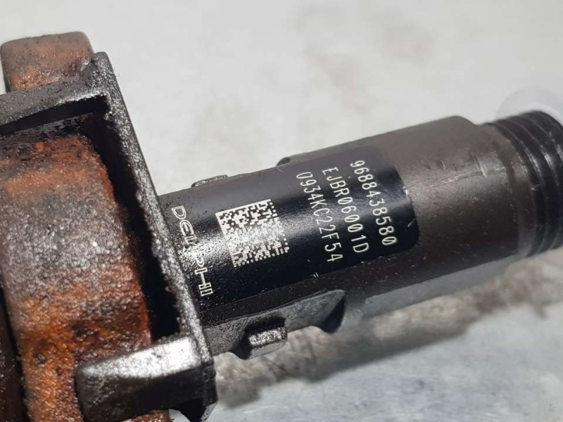 Recambio de inyector para citroën c5 berlina 2.0 hdi fap referencia OEM IAM 9688438580 EJBR06001D DELPHI