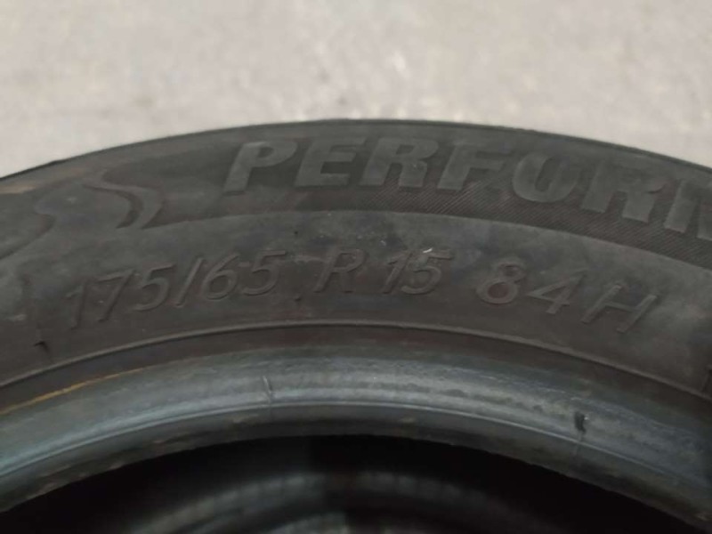 Recambio de neumatico pareja para neumaticos reutilizados - referencia OEM IAM 175651584H 175/65/15/84H TIGAR