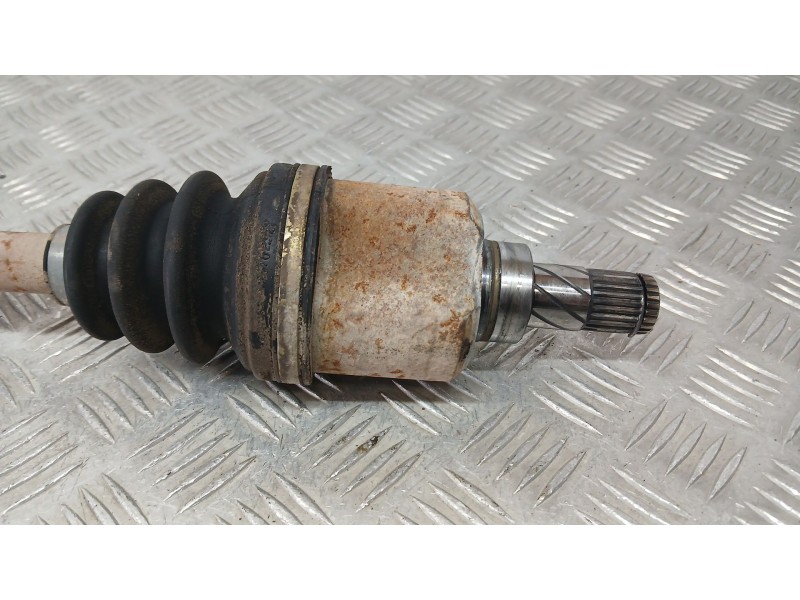 Recambio de transmision delantera izquierda para nissan almera ii (n16) 1.5 referencia OEM IAM 39101BN700  