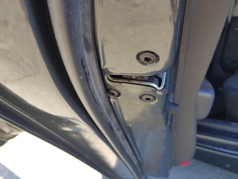 Recambio de cerradura puerta trasera izquierda para hyundai i40 essence referencia OEM IAM   