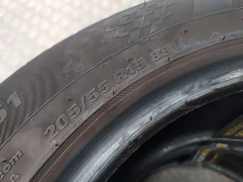 Recambio de neumatico pareja para neumaticos reutilizados - referencia OEM IAM 205551588V 205/55/15/88V KUMHO