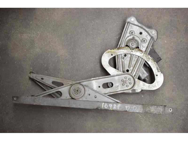 Recambio de elevalunas delantero derecho para renault scenic iii expression referencia OEM IAM 807300011R 6 PINS ELECTRICO