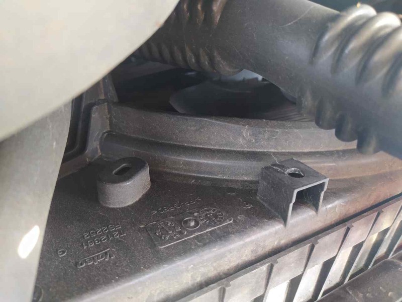 Recambio de electroventilador para dacia sandero stepway referencia OEM IAM 214813070R  