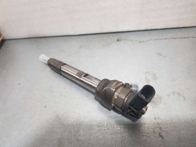 Recambio de inyector para bmw serie x1 (f48) 2.0 16v turbodiesel referencia OEM IAM 8514146 0445110613 BOSCH