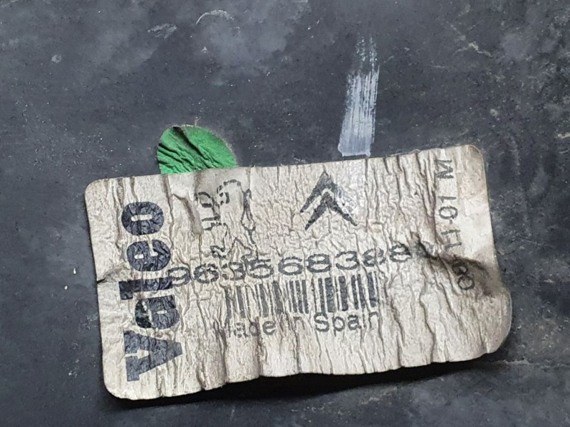 Recambio de faro izquierdo para citroën berlingo 1.9 d multivolumen referencia OEM IAM 9635683880  VALEO