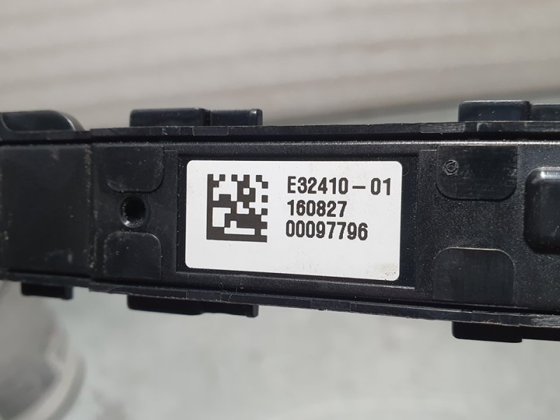 Recambio de mando multifuncion para renault megane iv 5 puertas referencia OEM IAM 283E84929R  
