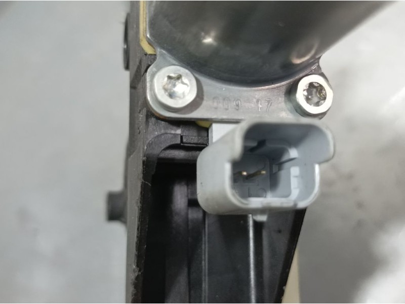 Recambio de elevalunas delantero derecho para citroën c4 cactus rip curl referencia OEM IAM 9810287480 ELECTRICO 2 PINS 96742524