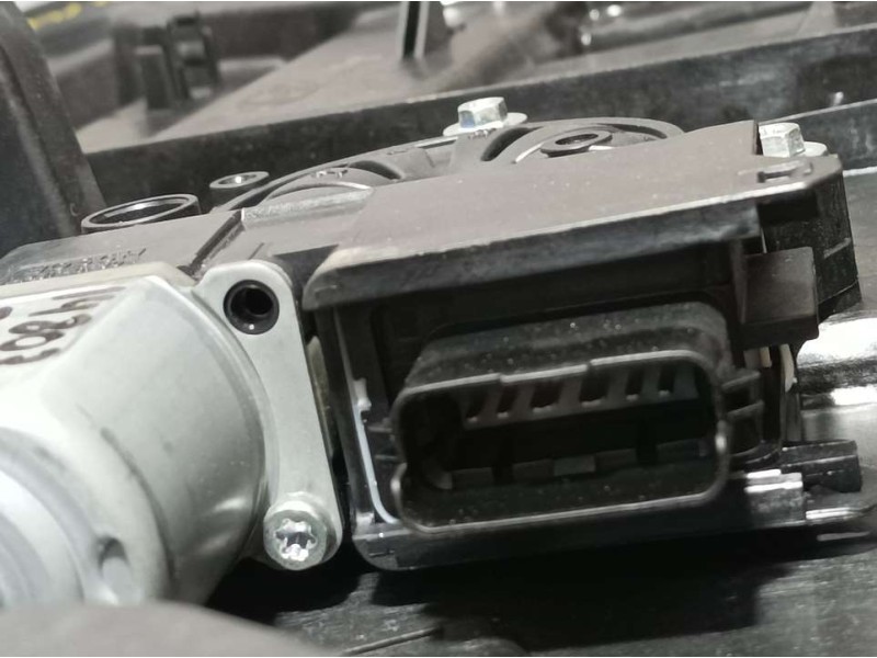 Recambio de elevalunas trasero derecho para hyundai i40 essence referencia OEM IAM 514203Z000 11J250060 ELECTRICO 6 PINS