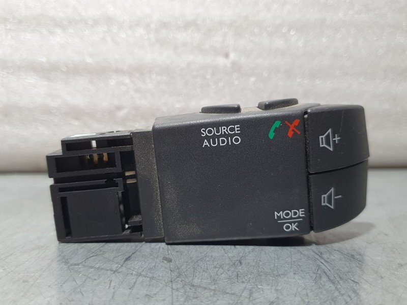 Recambio de mando multifuncion para renault captur zen referencia OEM IAM SIN REF  