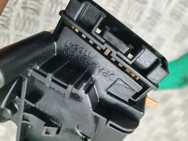 Recambio de mando limpia para toyota yaris (ncp1/nlp1/scp1) 1.3 luna referencia OEM IAM GF30173647  