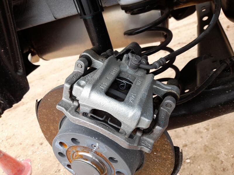 Recambio de pinza freno trasera derecha para mg mg 3 (5lfp) mg3 1.5 referencia OEM IAM 11455303  