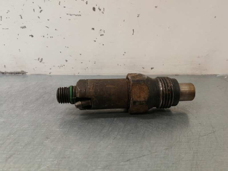 Recambio de inyector para peugeot 106 (s2) 1.5 diesel cat (tud5 / vjx) referencia OEM IAM LCR6730710C  LUCAS