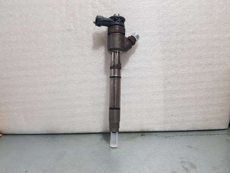 Recambio de inyector para hyundai tucson 1.7 crdi cat referencia OEM IAM 338002A610 0445110589 BOSCH