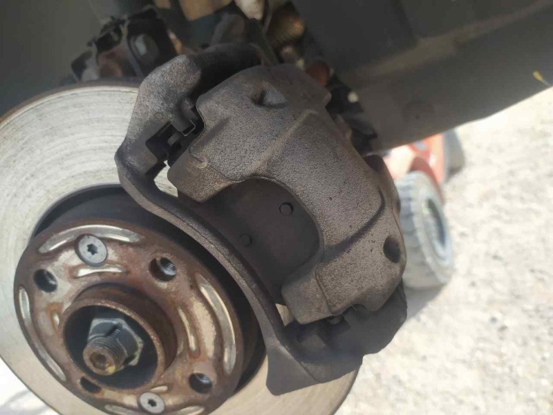 Recambio de pinza freno delantera derecha para dacia sandero stepway referencia OEM IAM 410016702R  