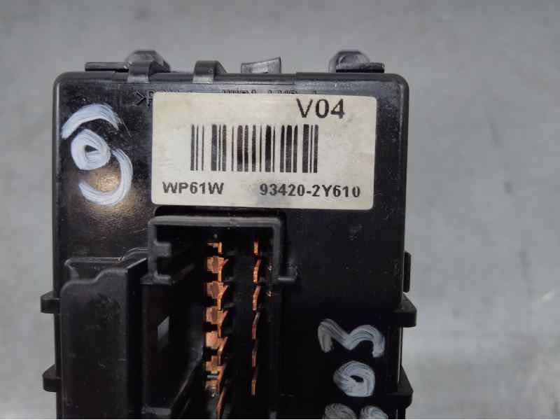 Recambio de mando limpia para hyundai i40 essence referencia OEM IAM 934202Y610  