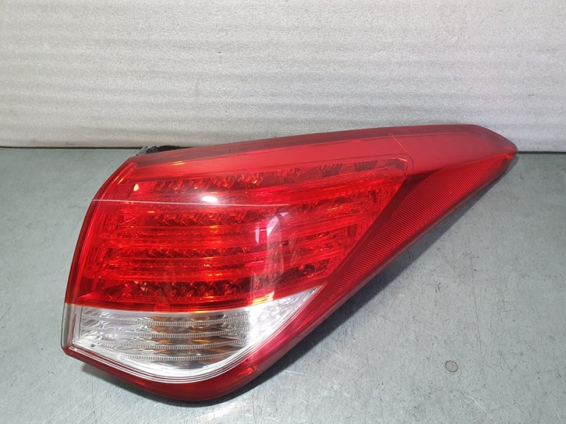 Recambio de piloto trasero derecho para hyundai i40 essence referencia OEM IAM 924023Z3  EXTERIOR