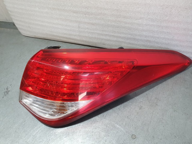 Recambio de piloto trasero derecho para hyundai i40 essence referencia OEM IAM 924023Z3  EXTERIOR