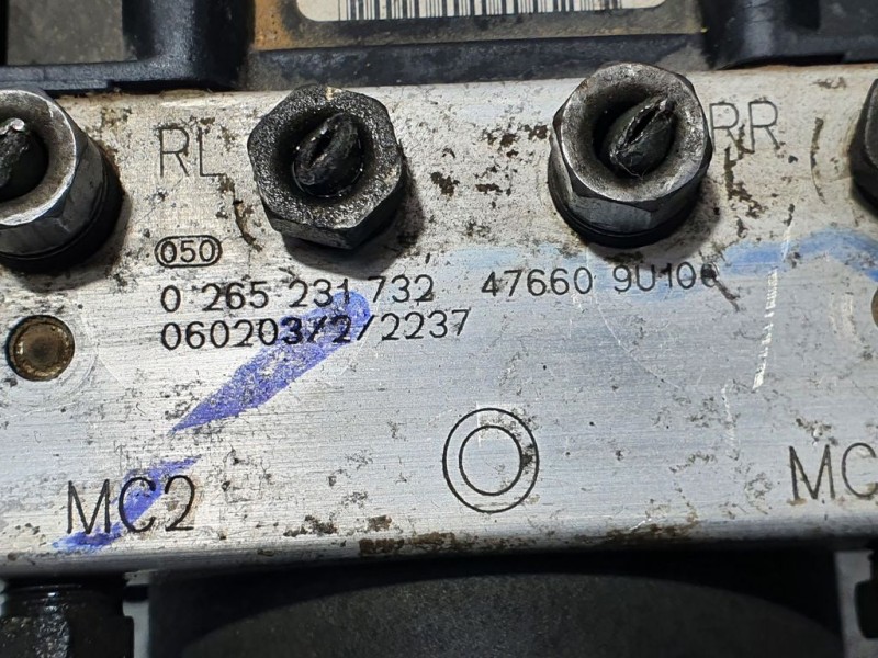 Recambio de abs para nissan note (e11e) visia referencia OEM IAM 476609U10 0265231732 BOSCH