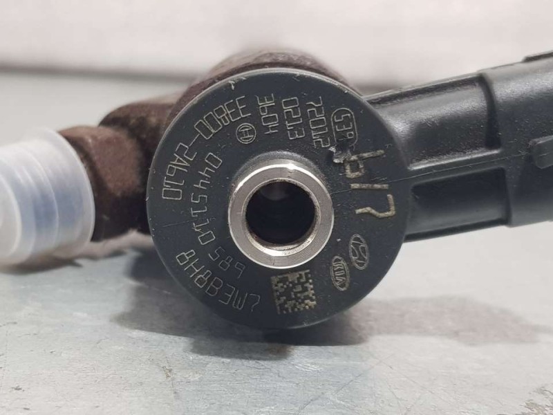 Recambio de inyector para hyundai tucson 1.7 crdi cat referencia OEM IAM 338002A610 0445110589 BOSCH