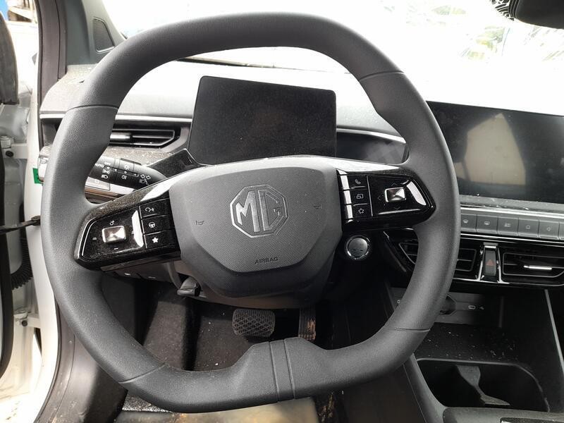 Recambio de volante para mg mg 3 (5lfp) mg3 1.5 referencia OEM IAM 12000108  