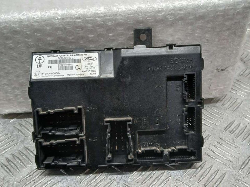 Recambio de caja reles / fusibles para ford fiesta (cb1) ghia referencia OEM IAM 8V5115K600CJ F005V01086 