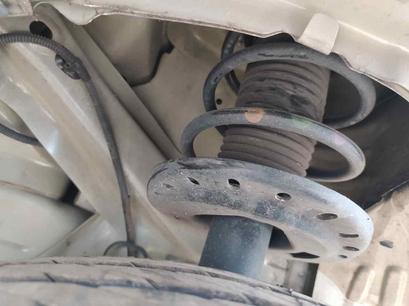 Recambio de amortiguador delantero derecho para peugeot 208 (p2) allure referencia OEM IAM 9831168980  