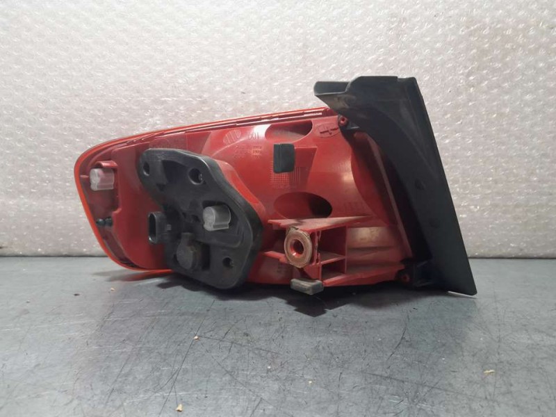 Recambio de piloto trasero derecho para audi a4 ber. (b8) básico referencia OEM IAM 8K5945096D  EXTERIOR LED