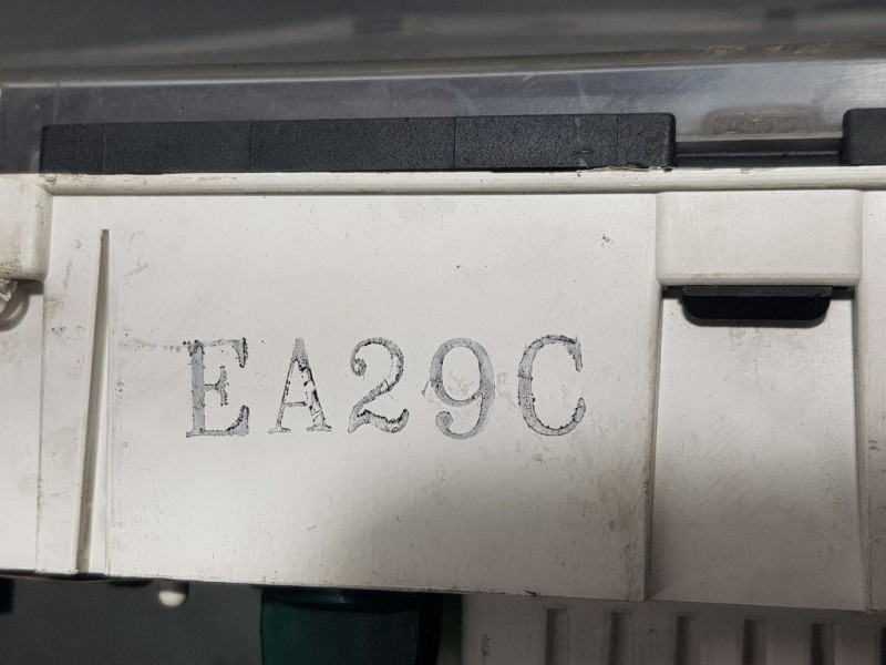 Recambio de cuadro instrumentos para mazda mx-3 (ec) 1.9 v6 cat referencia OEM IAM EA29C  REFERENCIAS BORRADAS