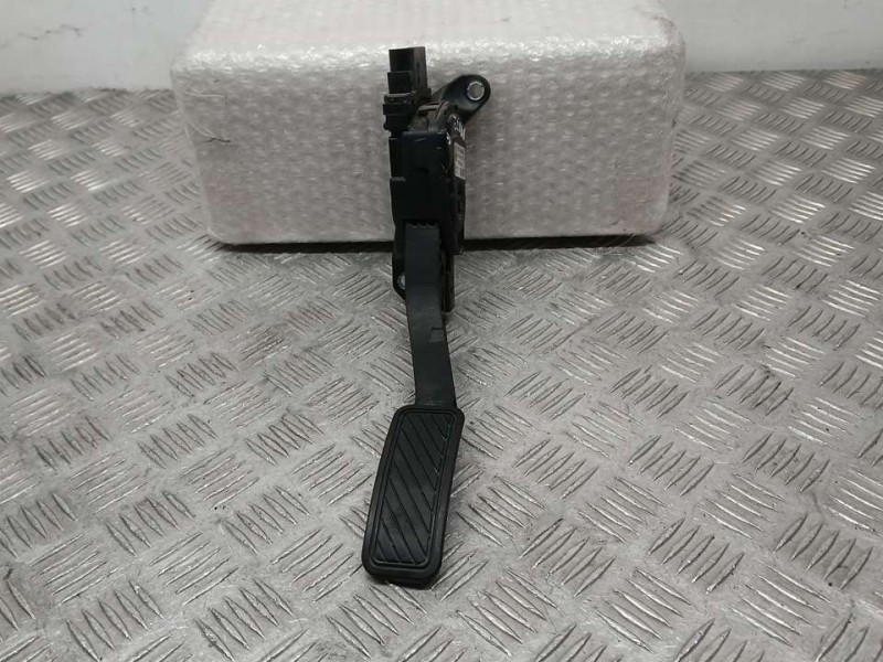 Recambio de potenciometro pedal para ford fiesta (cb1) ghia referencia OEM IAM 8V219F836AB 6PV00951720 