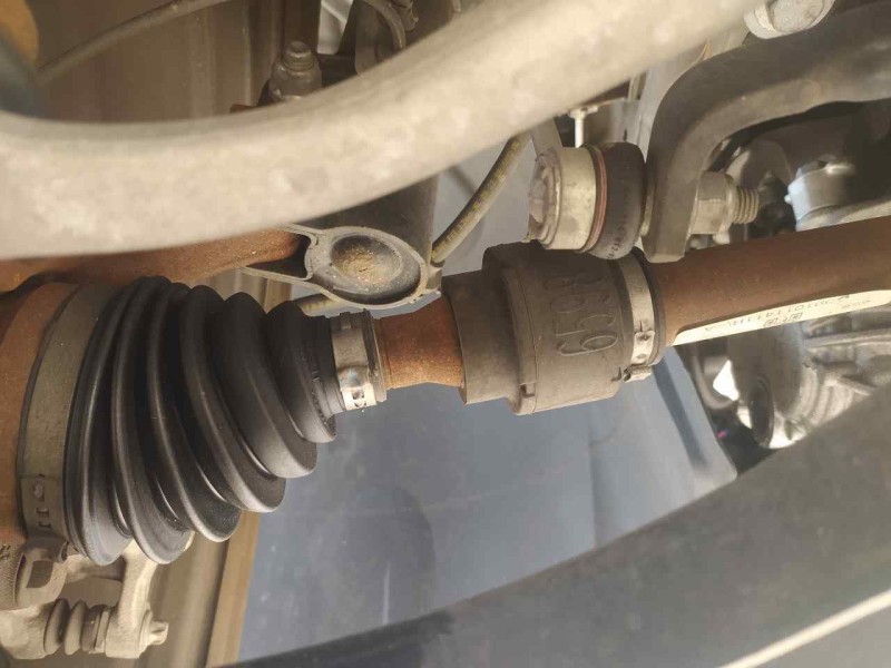 Recambio de transmision delantera izquierda para dacia sandero stepway referencia OEM IAM 391011411R  