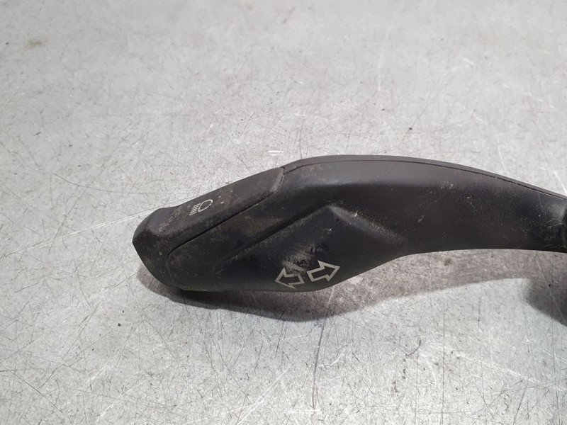 Recambio de mando intermitentes para ford focus lim. (cb8) trend referencia OEM IAM AV6T13335AB  